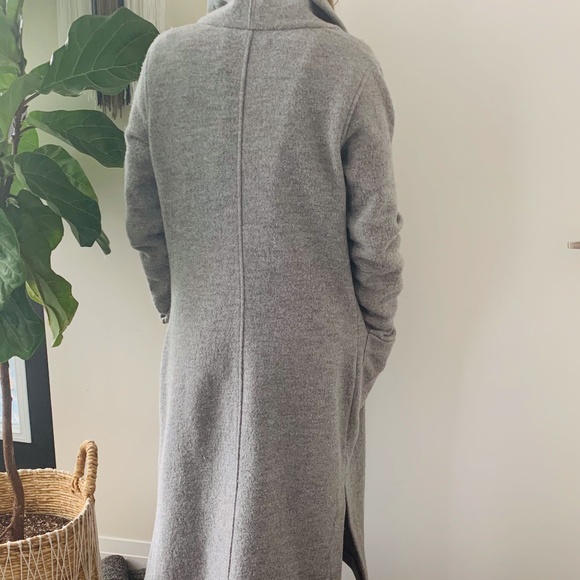 Aritzia Wool coat - Picture 4 of 5